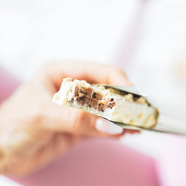 1_BAREBELLS_WhiteChocolateAlmond_55G